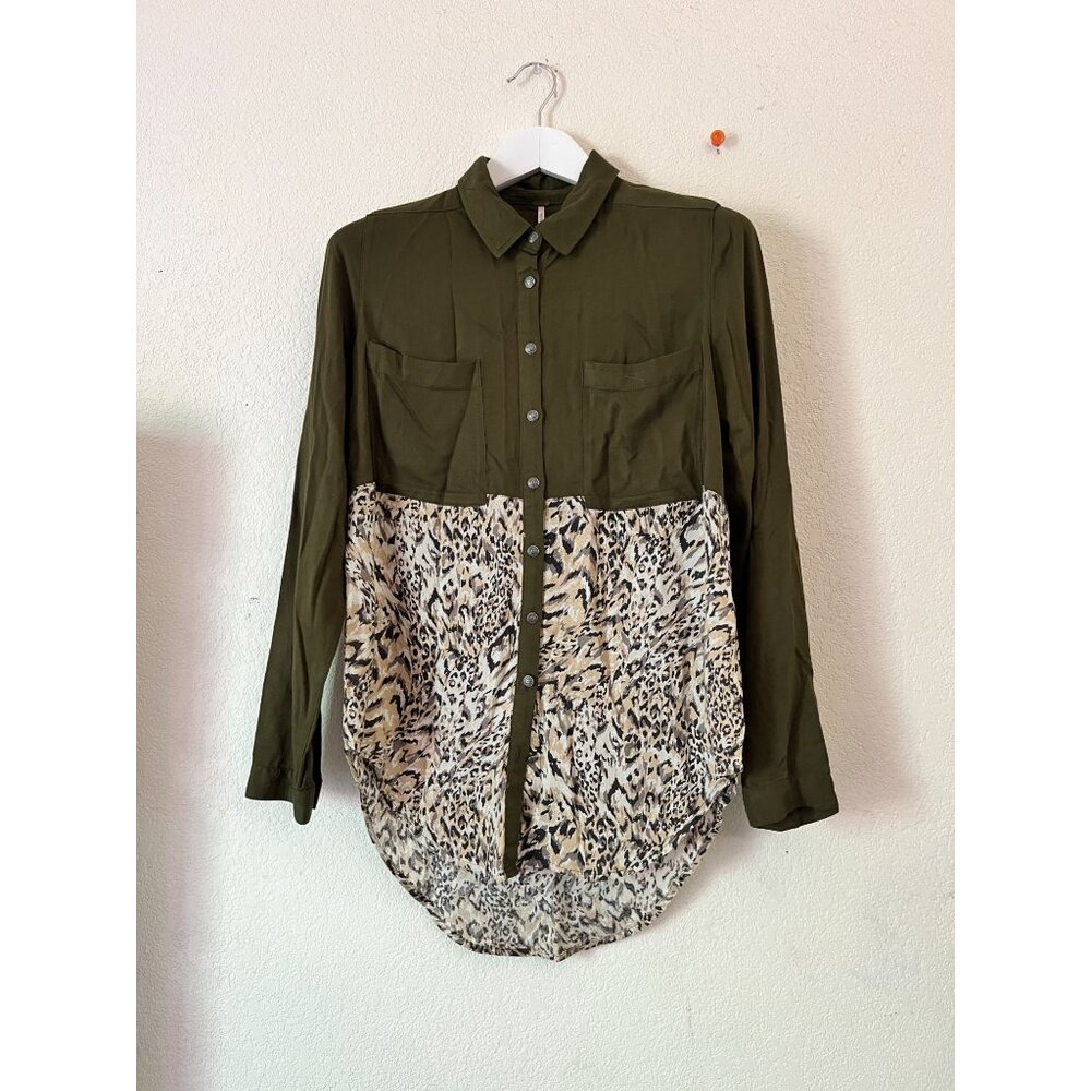 Free People Womens Welcome To The Jungle Animal Print Button Tup Shirt Top Small
